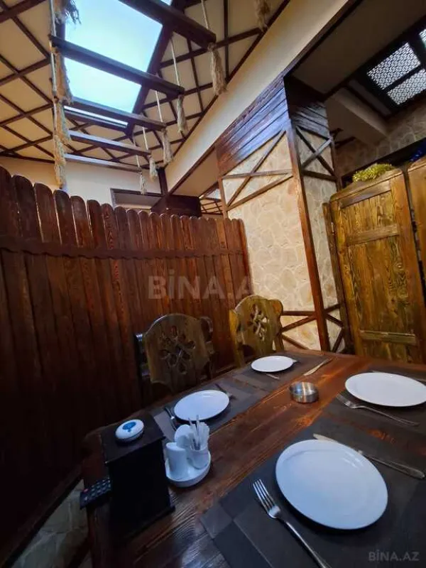 Satılır obyekt 240 m²