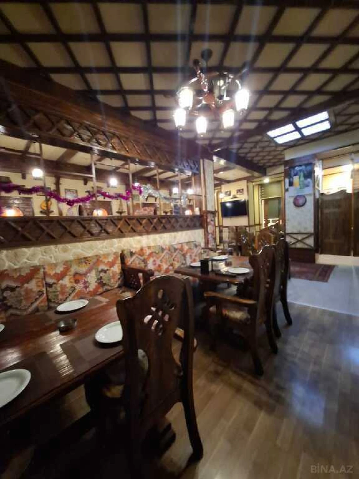 Satılır obyekt 240 m²