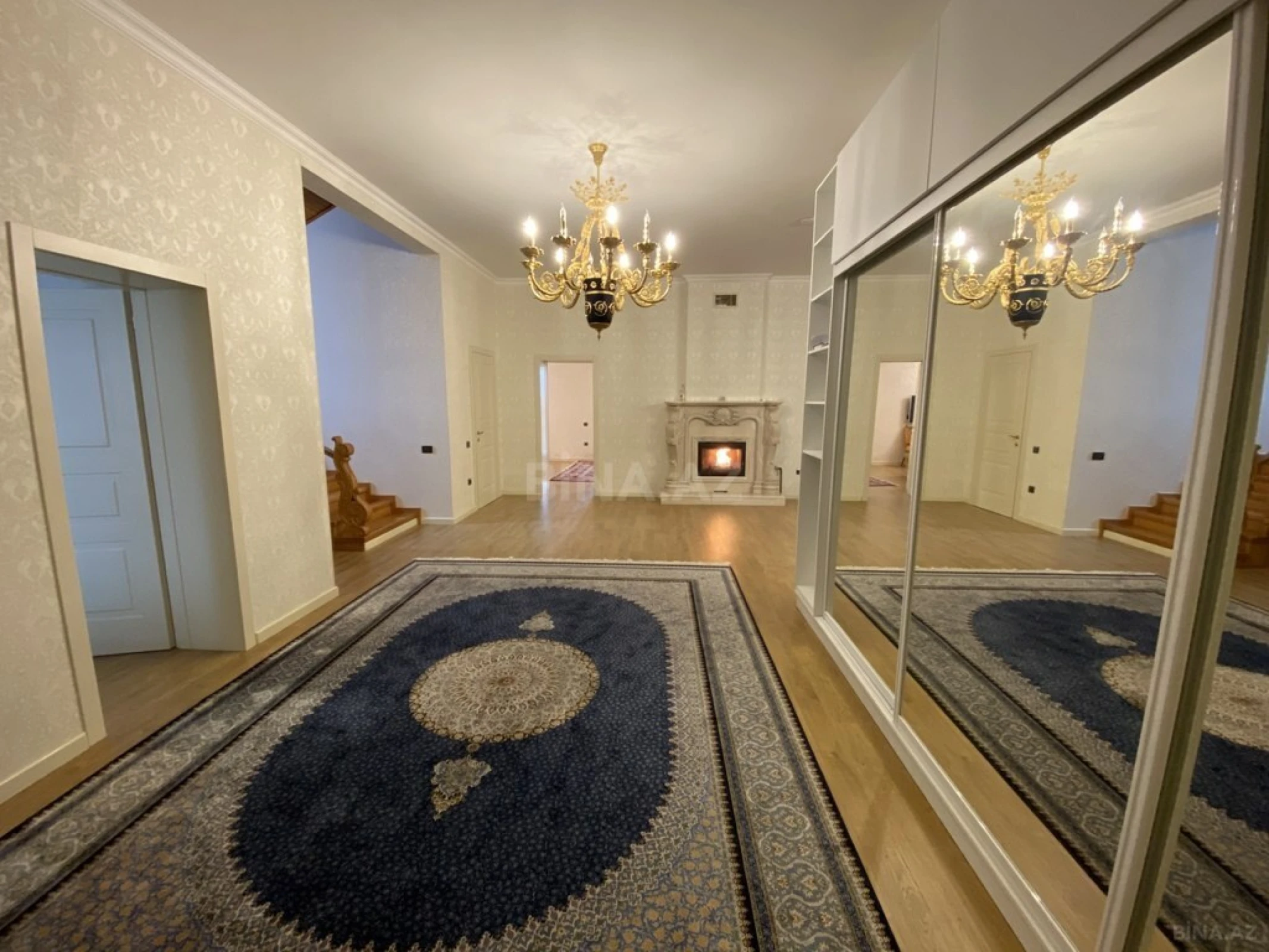 Satılır 6 otaqlı həyət evi 600 m²