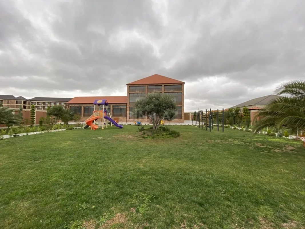 Satılır 6 otaqlı həyət evi 600 m²