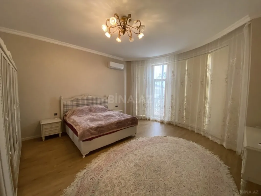 Satılır 6 otaqlı həyət evi 600 m²