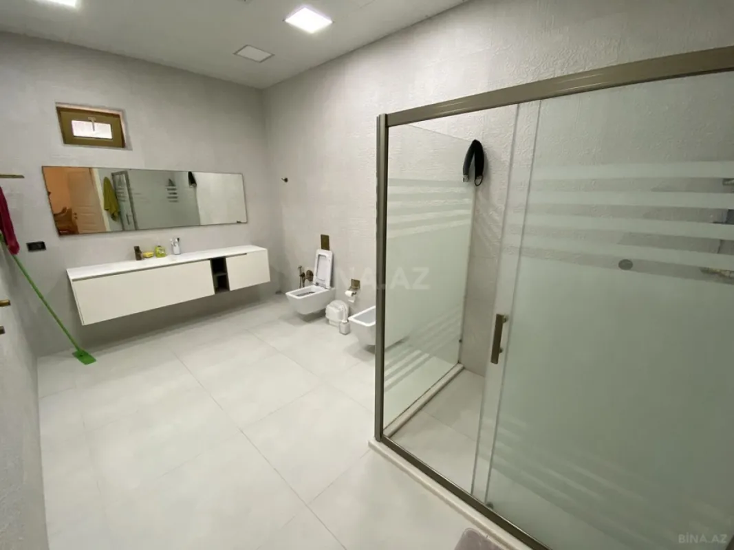 Satılır 6 otaqlı həyət evi 600 m²