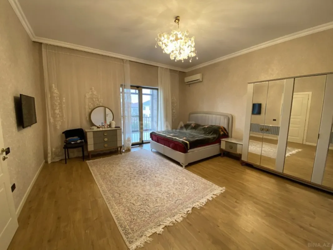 Satılır 6 otaqlı həyət evi 600 m²