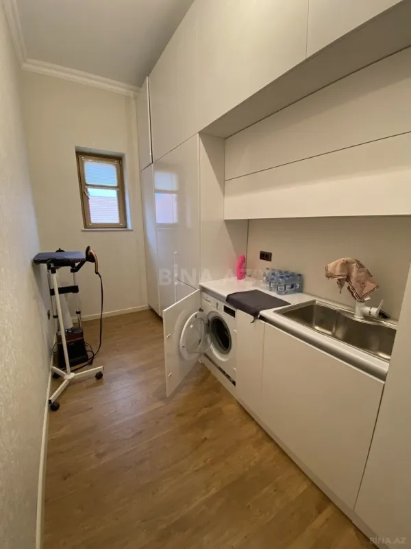 Satılır 6 otaqlı həyət evi 600 m²