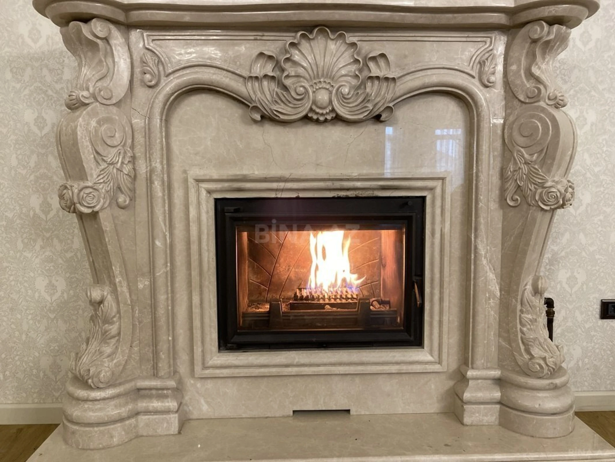 Satılır 6 otaqlı həyət evi 600 m²