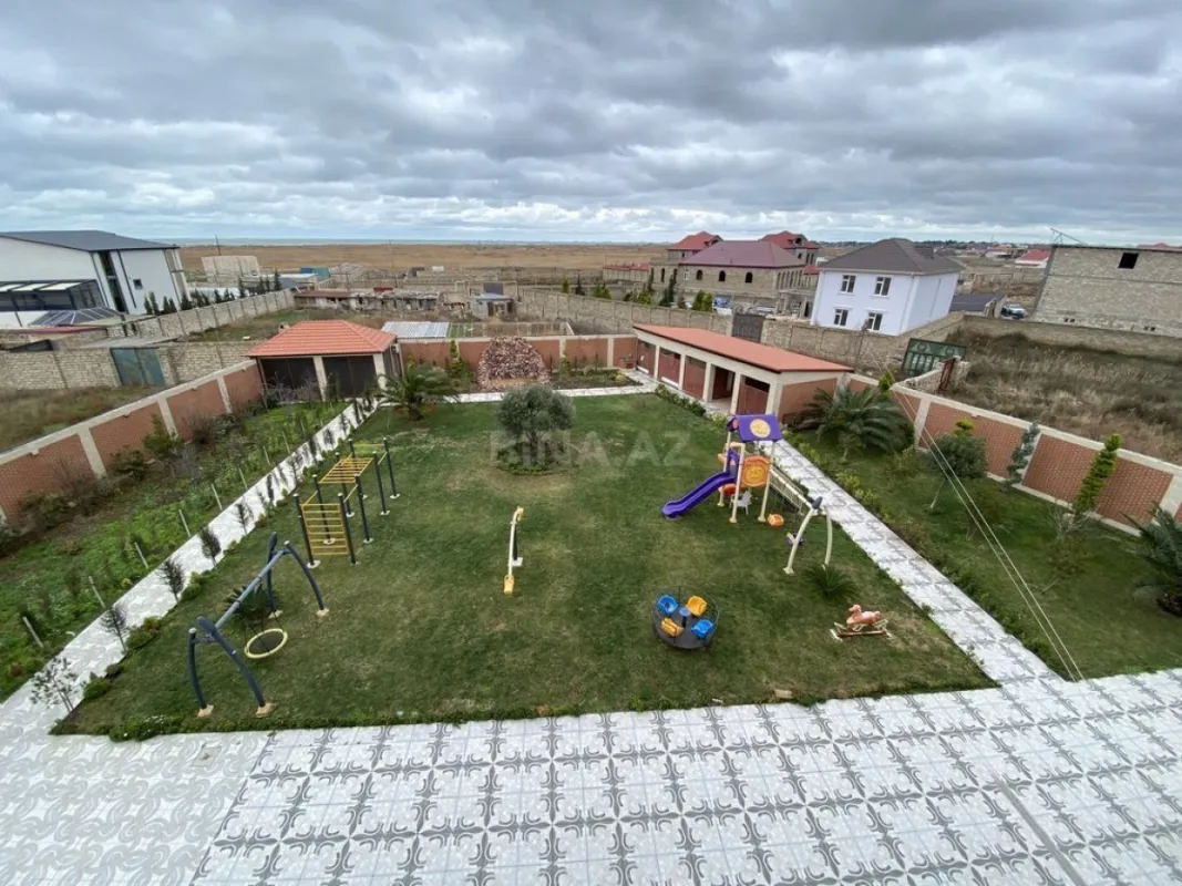 Satılır 6 otaqlı həyət evi 600 m²