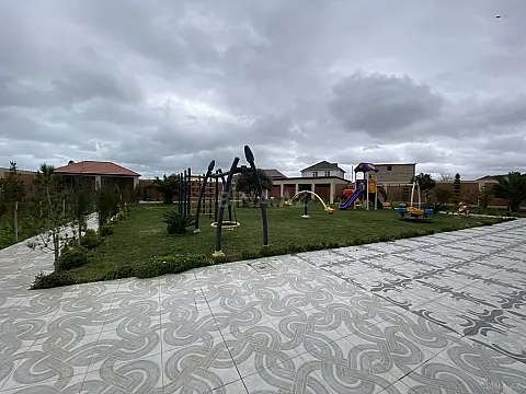 Satılır 6 otaqlı həyət evi 600 m²