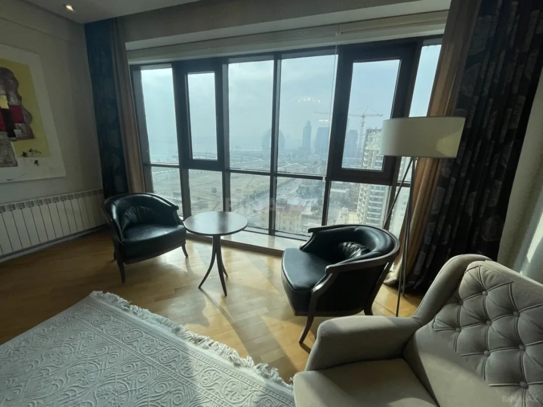 Kirayə verilir 3 otaqlı mənzil 215 m²