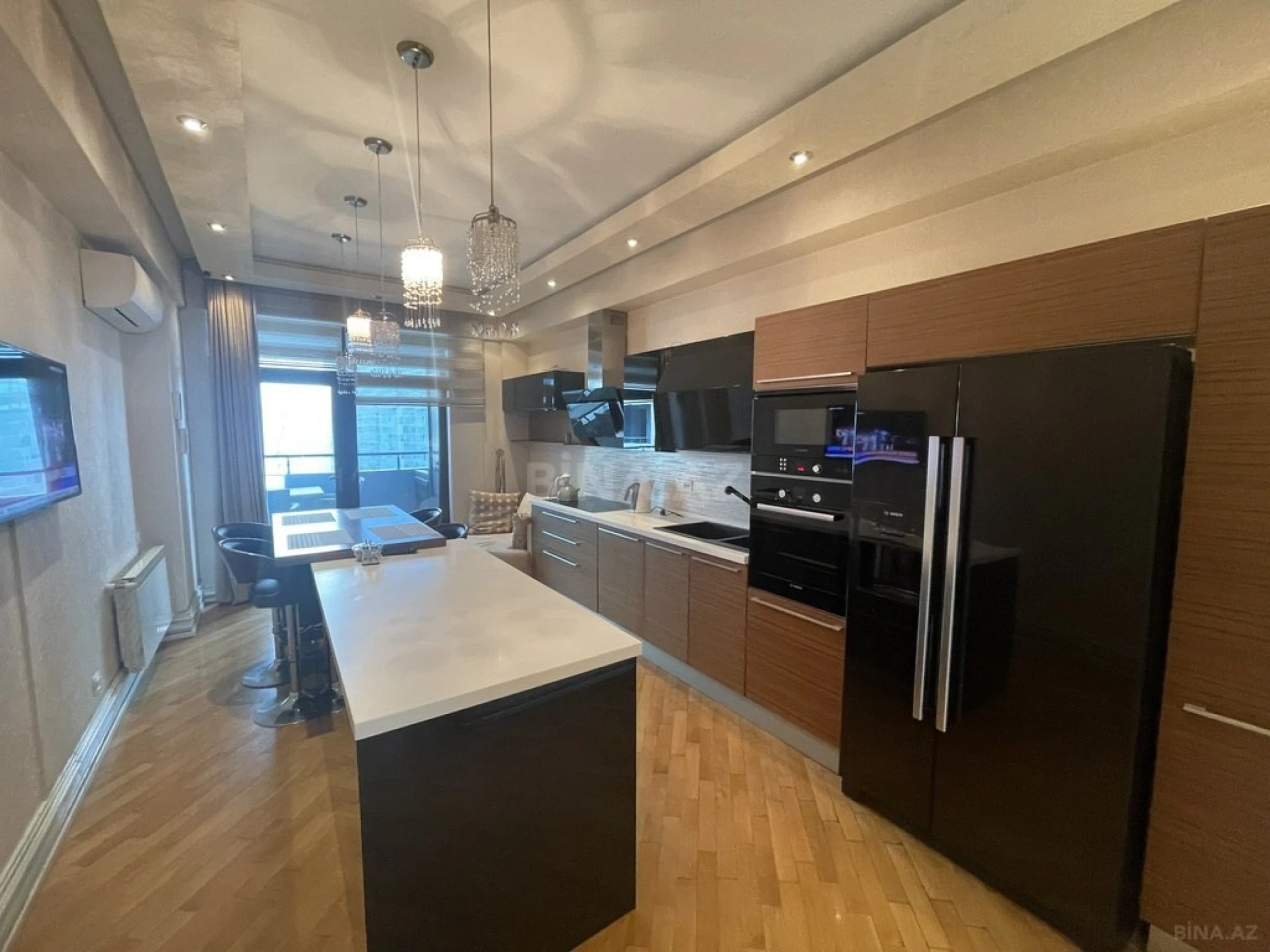 Kirayə verilir 3 otaqlı mənzil 215 m²