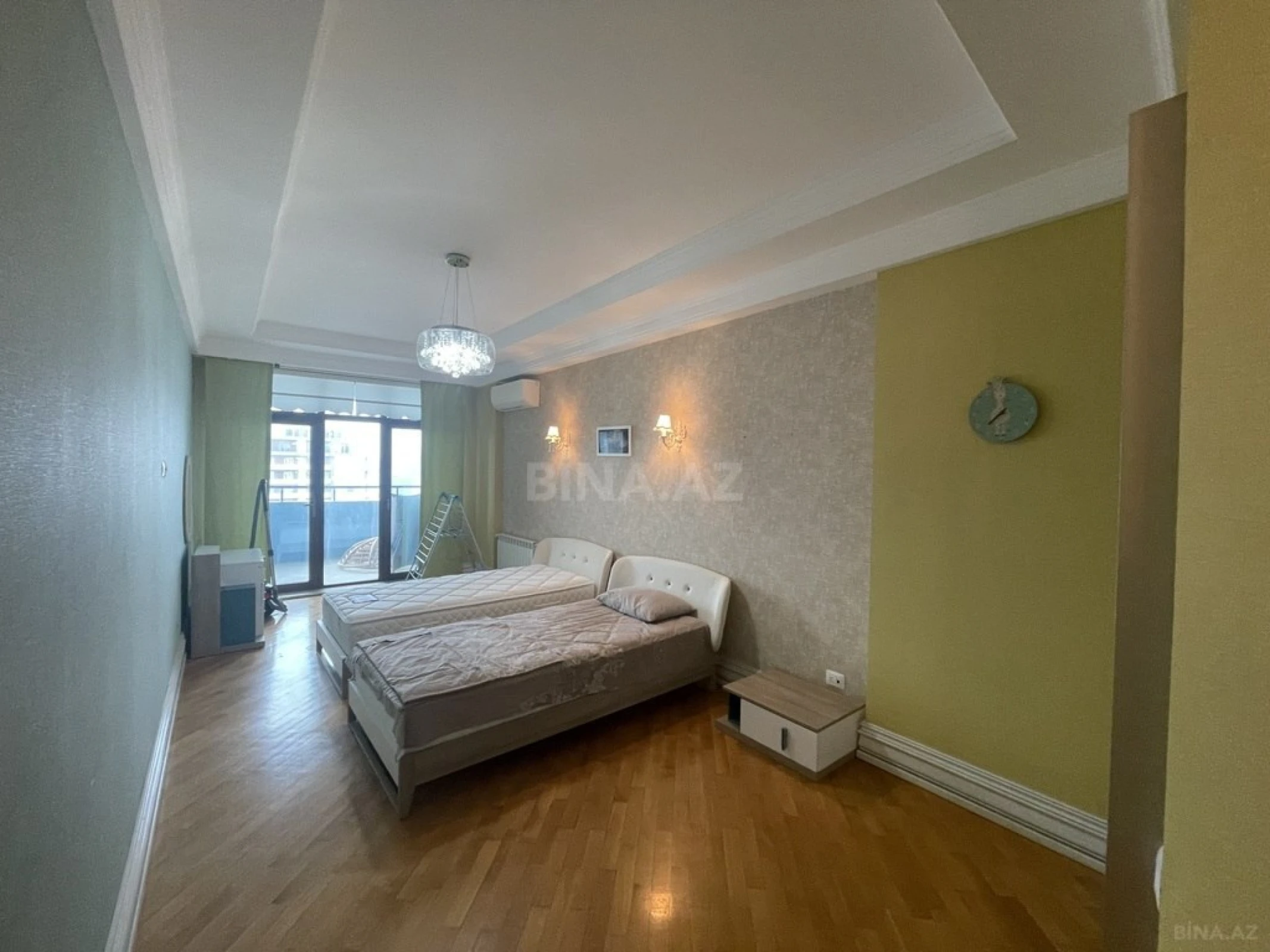 Kirayə verilir 3 otaqlı mənzil 215 m²
