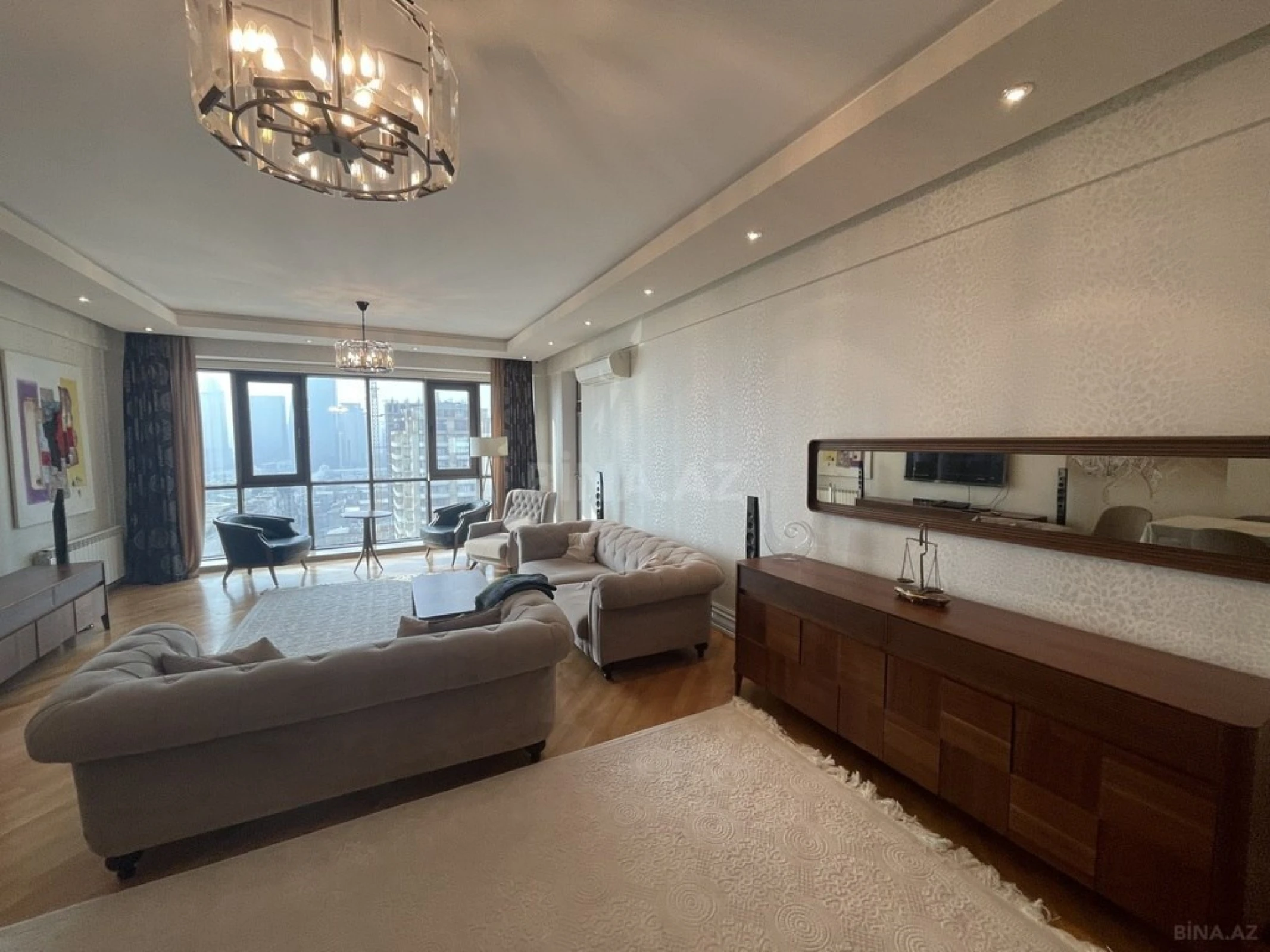 Kirayə verilir 3 otaqlı mənzil 215 m²