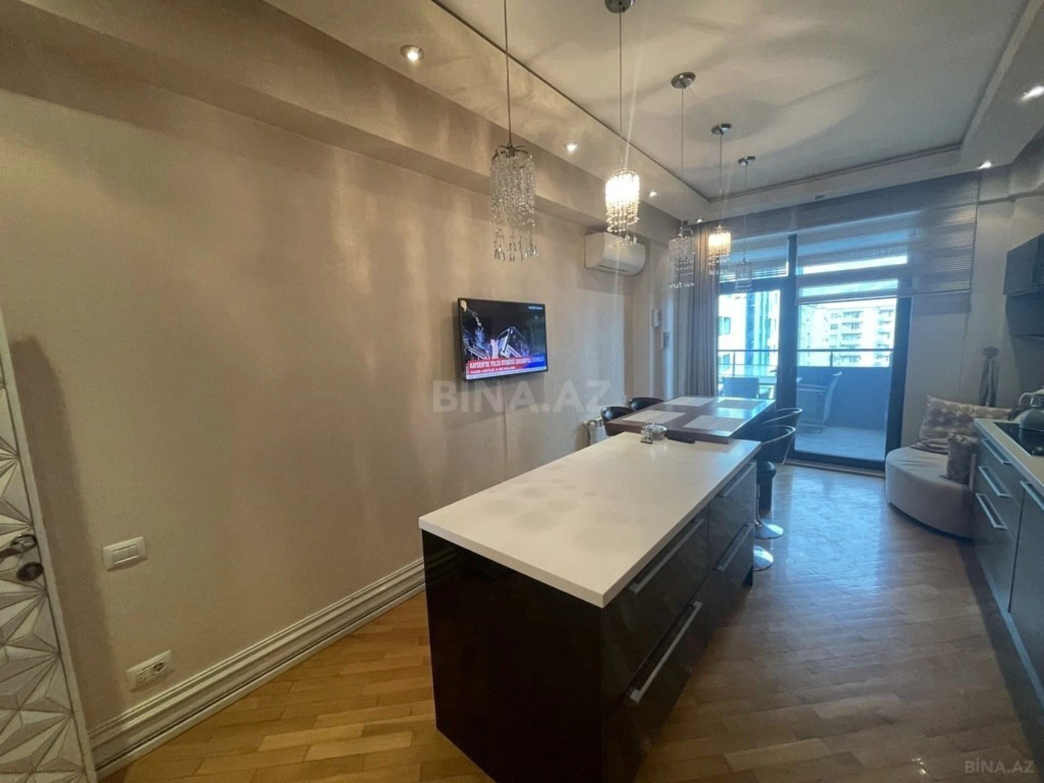 Kirayə verilir 3 otaqlı mənzil 215 m²