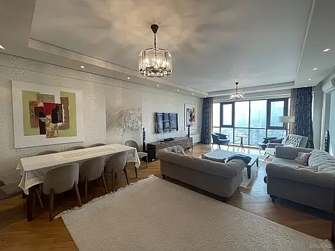 Kirayə verilir 3 otaqlı mənzil 215 m²