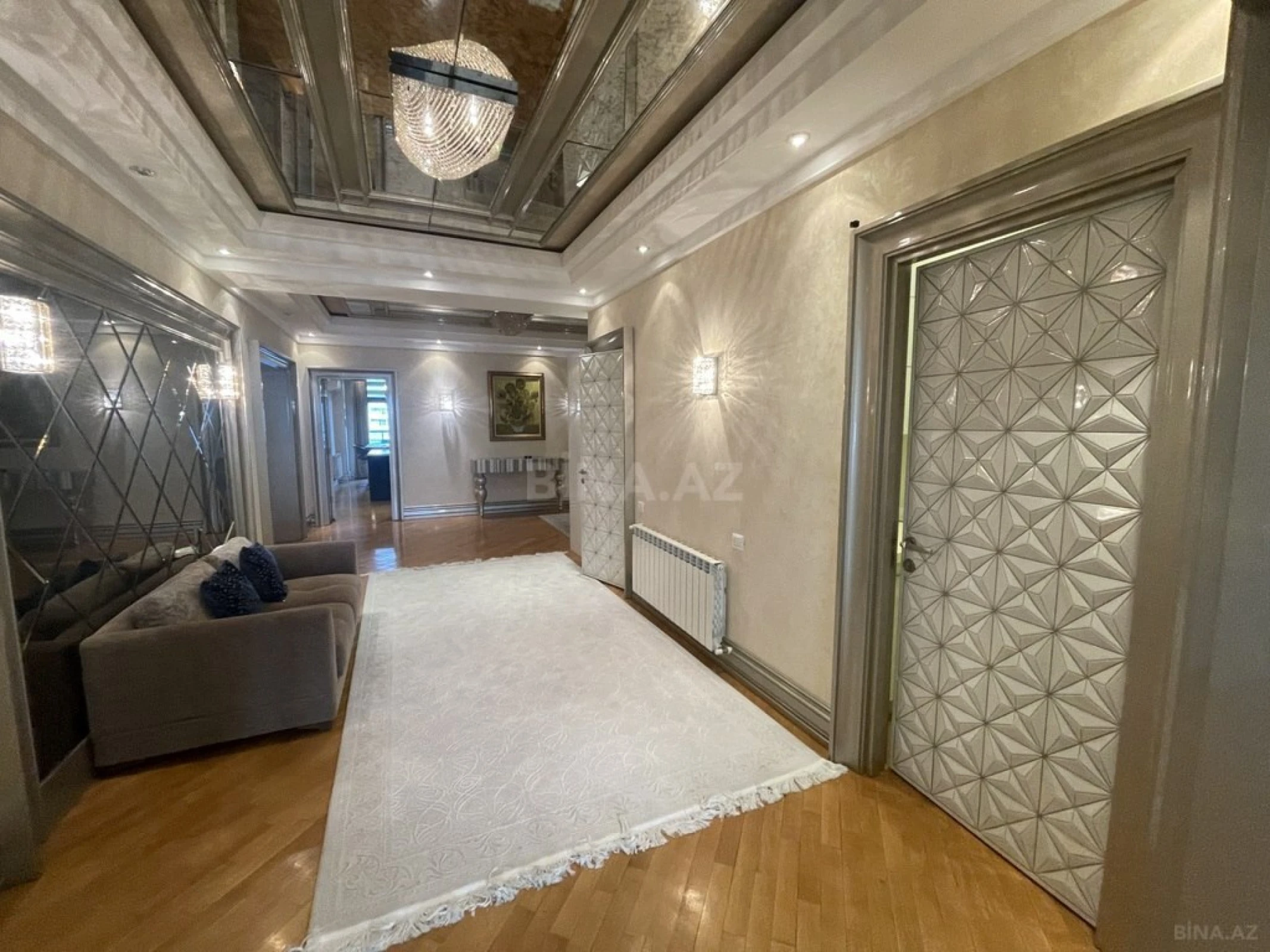 Kirayə verilir 3 otaqlı mənzil 215 m²