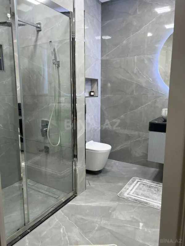 Satılır 3 otaqlı mənzil 135 m²
