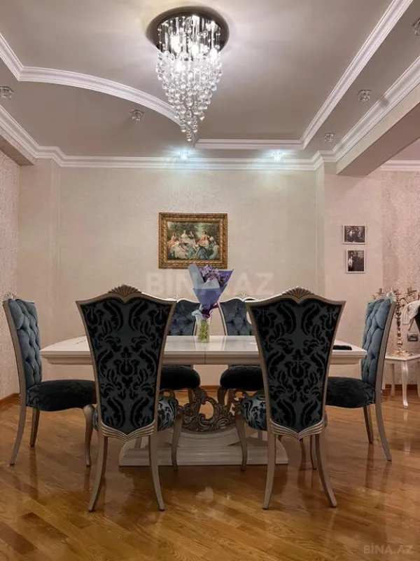 Satılır 3 otaqlı mənzil 150 m²