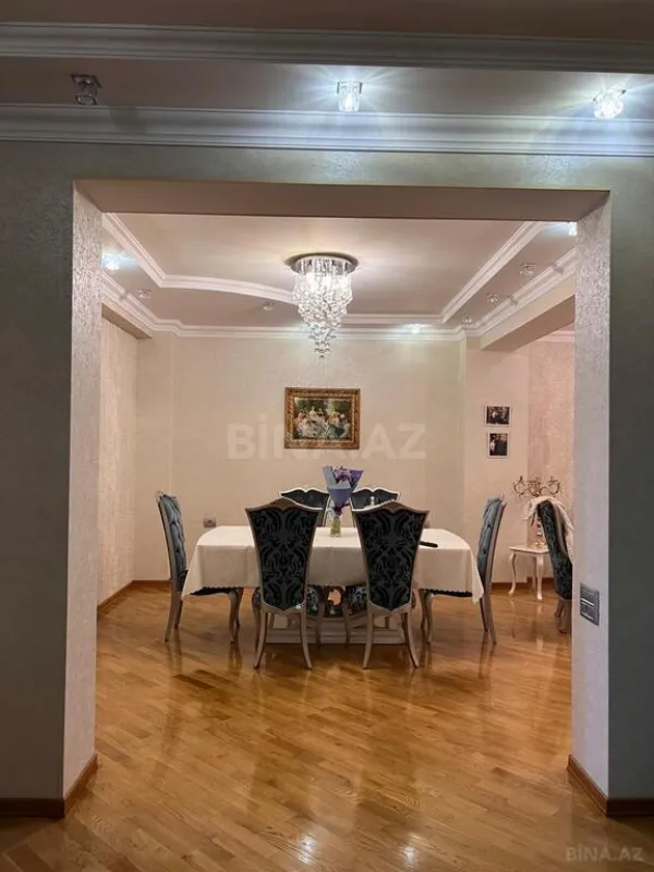 Satılır 3 otaqlı mənzil 150 m²