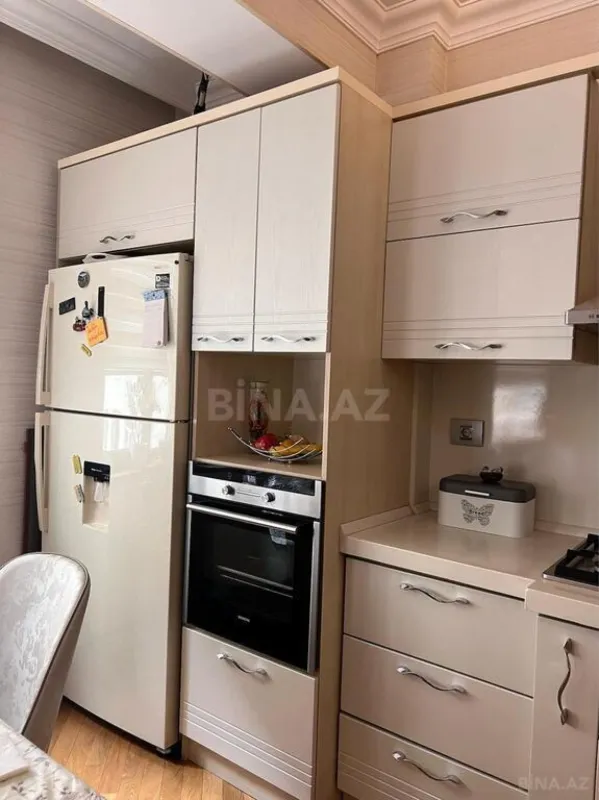 Satılır 3 otaqlı mənzil 150 m²