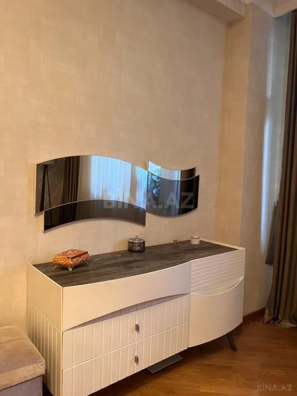 Satılır 3 otaqlı mənzil 150 m²