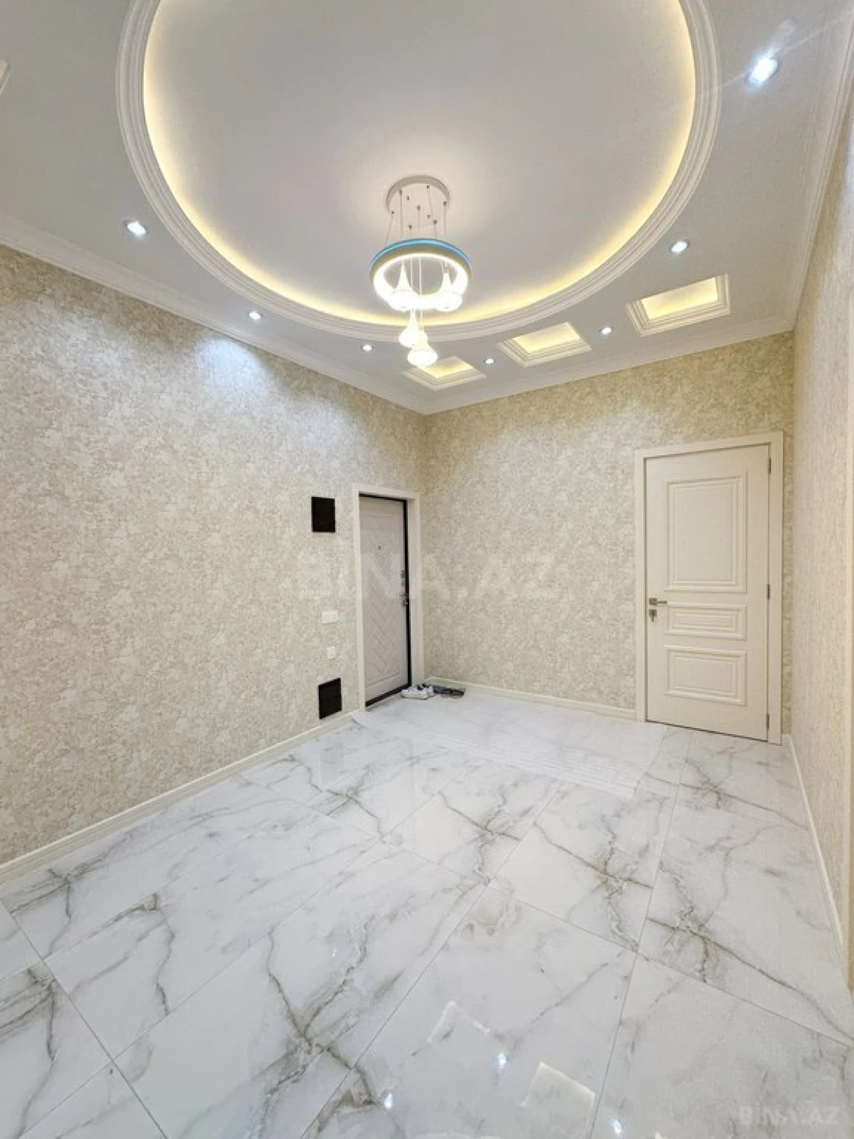 Satılır 3 otaqlı mənzil 104 m²
