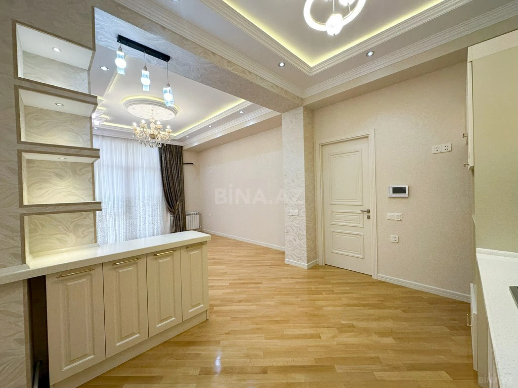 Satılır 3 otaqlı mənzil 104 m²