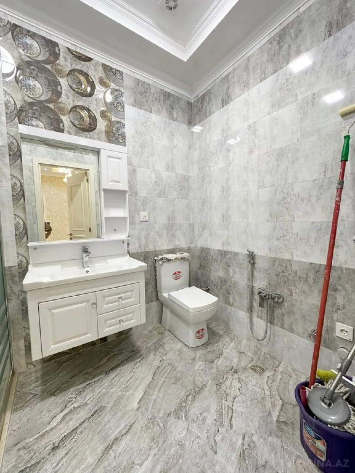 Satılır 3 otaqlı mənzil 104 m²