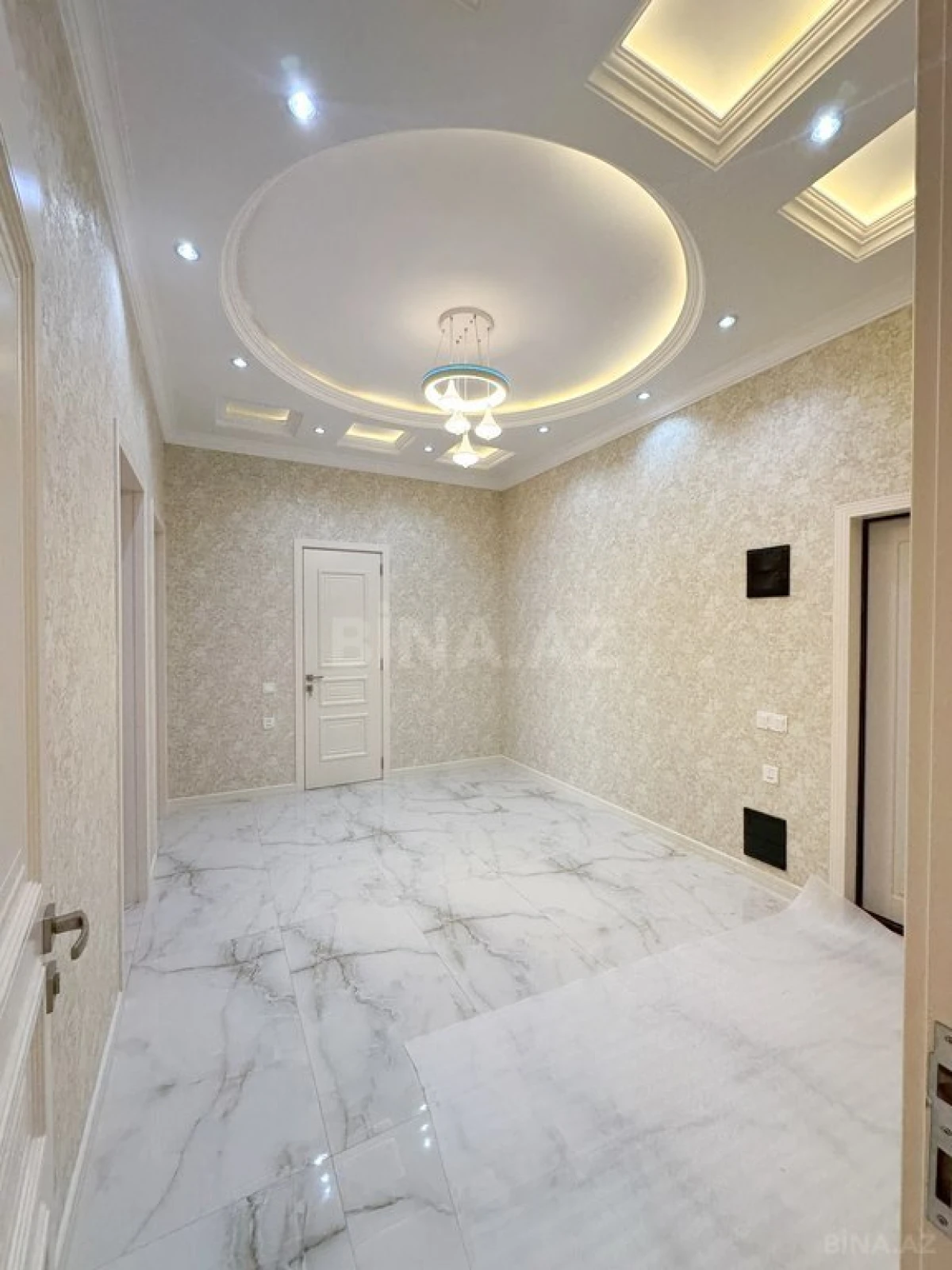 Satılır 3 otaqlı mənzil 104 m²