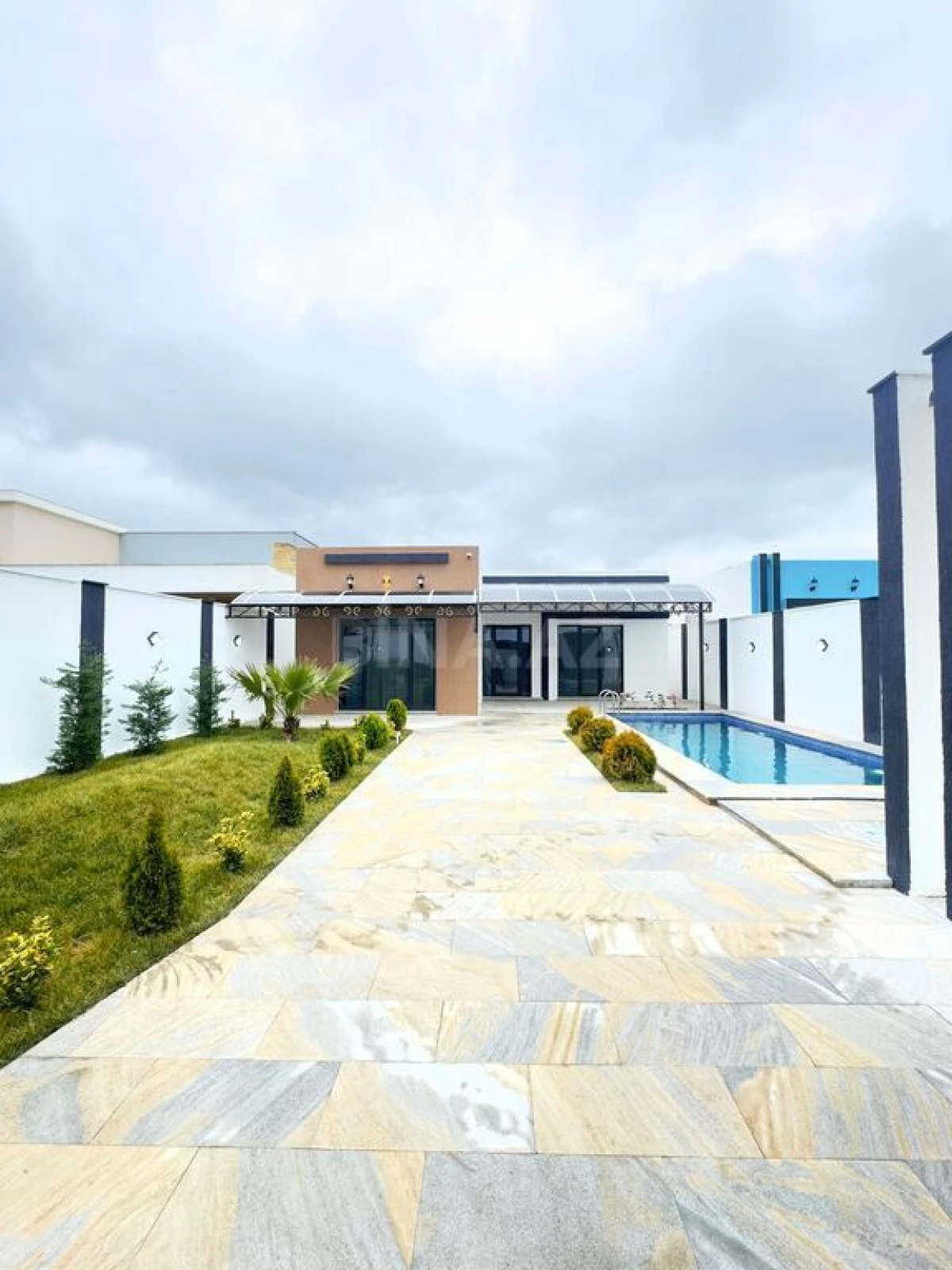 Satılır 4 otaqlı həyət evi 150 m²