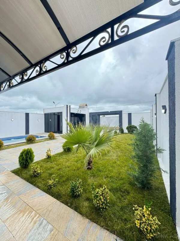 Satılır 4 otaqlı həyət evi 150 m²