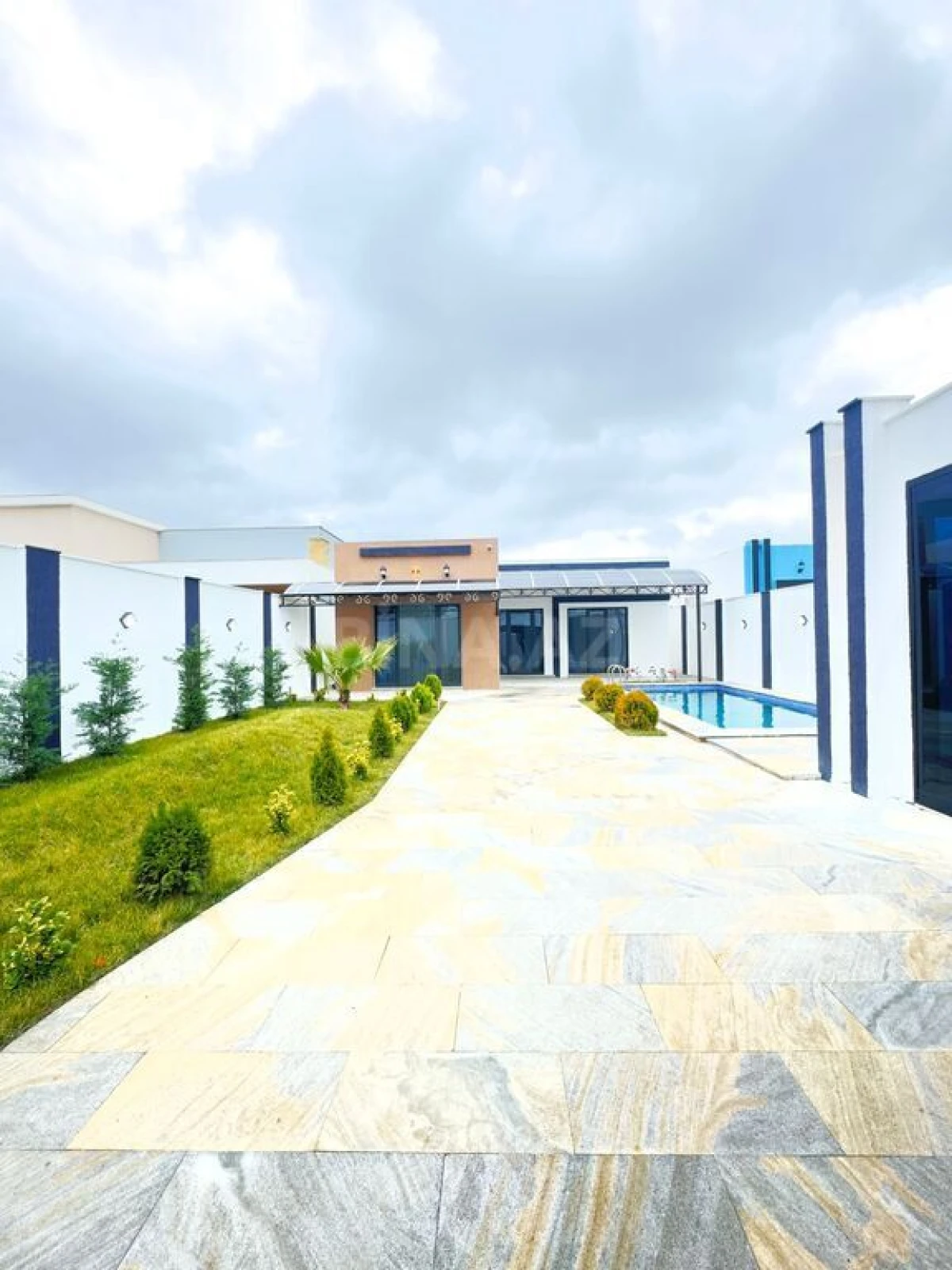 Satılır 4 otaqlı həyət evi 150 m²