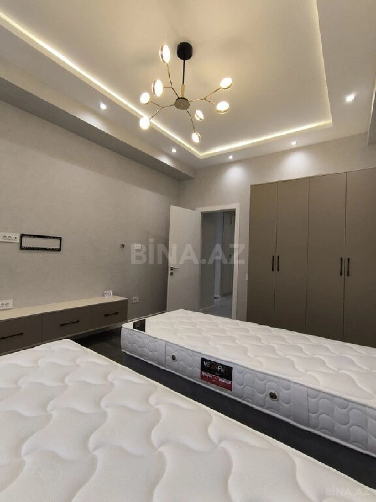 Satılır 2 otaqlı mənzil 82.9 m²