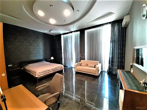 Satılır 7 otaqlı həyət evi 600 m²