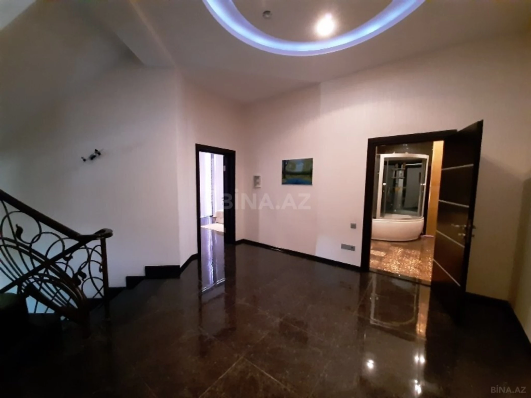 Satılır 7 otaqlı həyət evi 600 m²