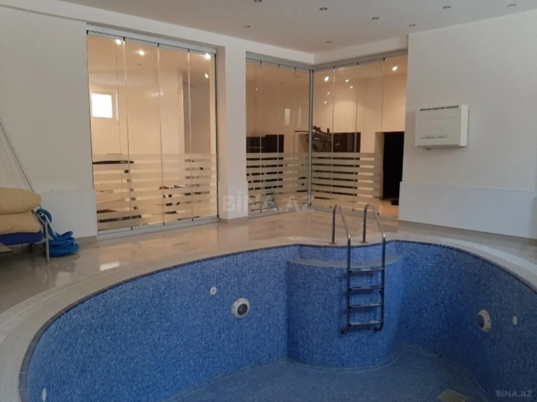 Satılır 7 otaqlı həyət evi 600 m²