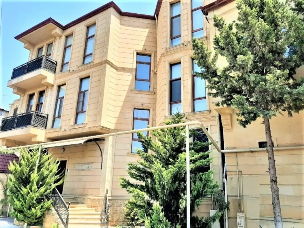 Satılır 7 otaqlı həyət evi 600 m²