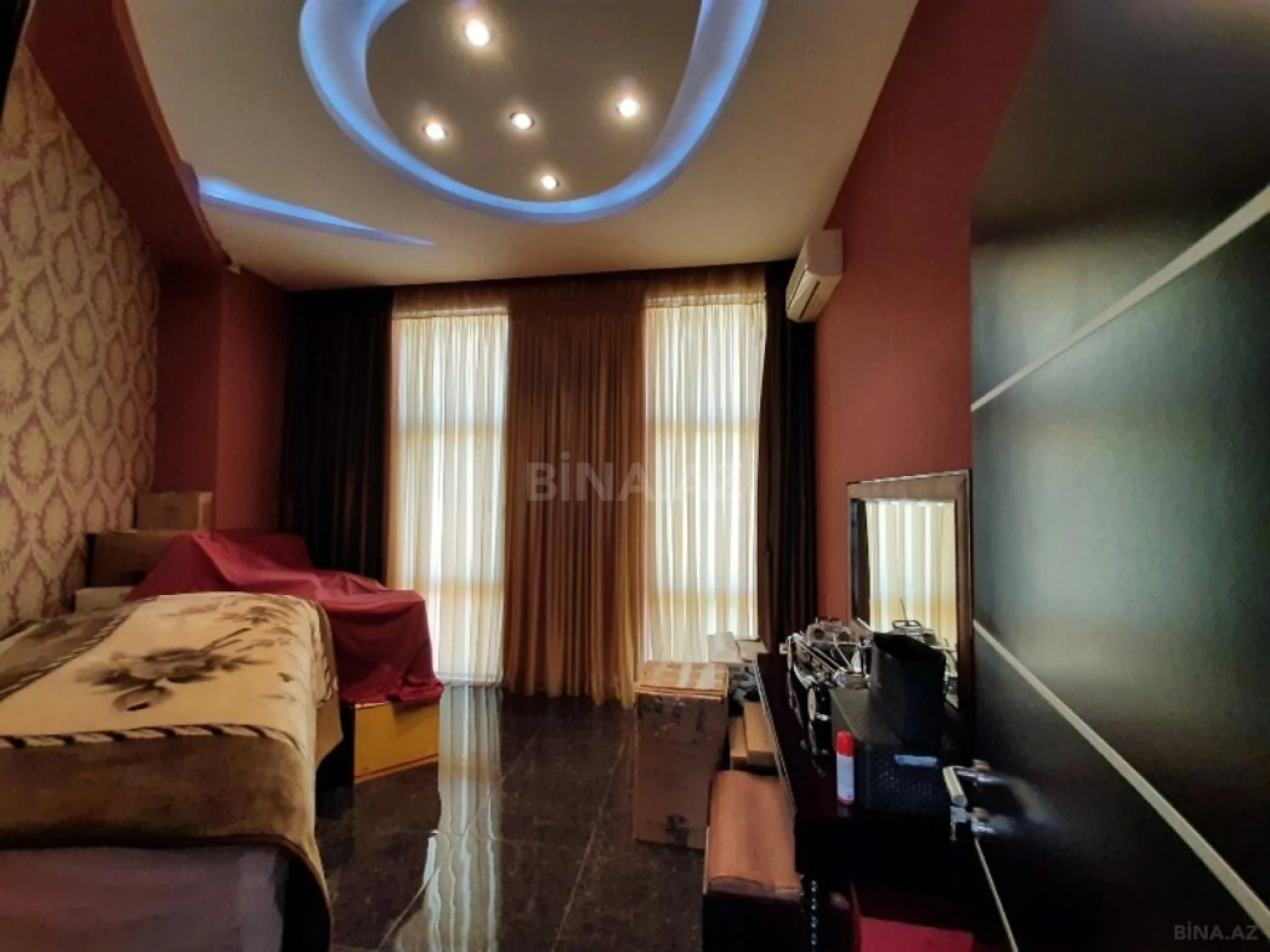 Satılır 7 otaqlı həyət evi 600 m²
