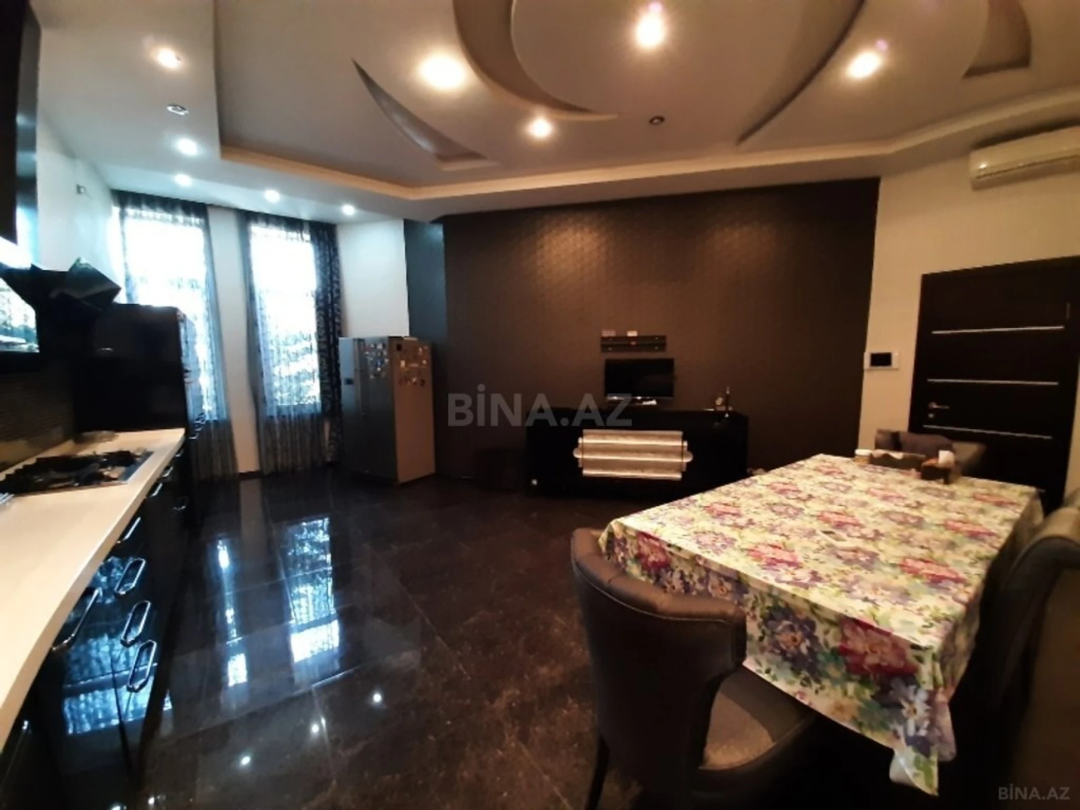 Satılır 7 otaqlı həyət evi 600 m²