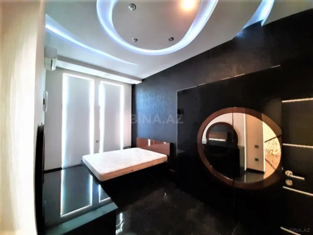 Satılır 7 otaqlı həyət evi 600 m²