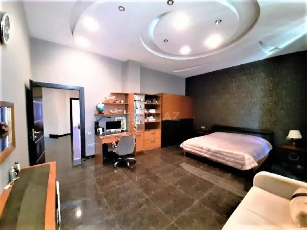 Satılır 7 otaqlı həyət evi 600 m²