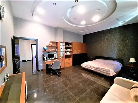 Satılır 7 otaqlı həyət evi 600 m²