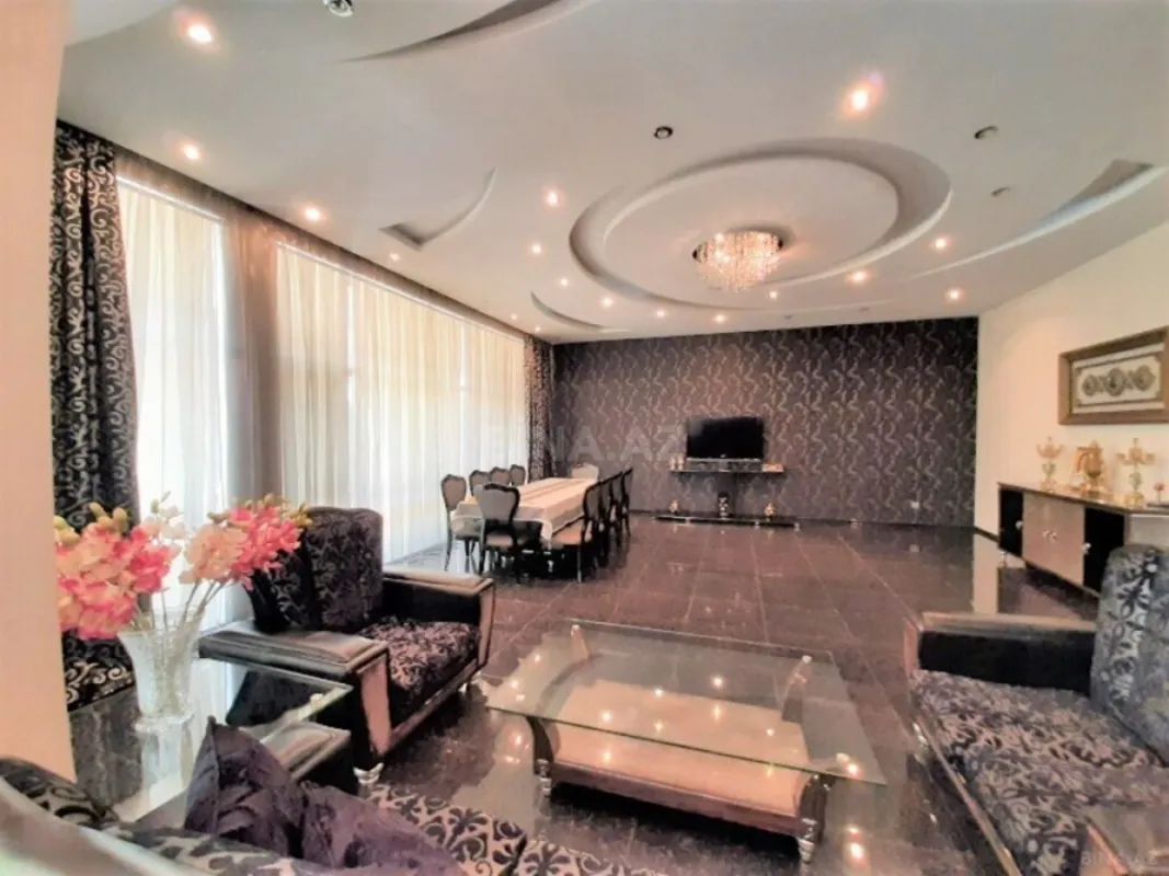 Satılır 7 otaqlı həyət evi 600 m²