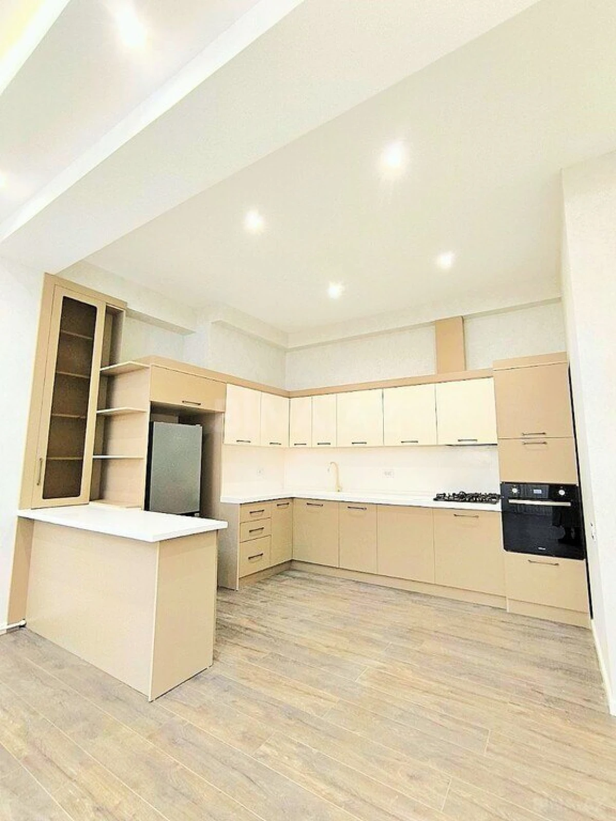 Satılır 2 otaqlı mənzil 82.9 m²