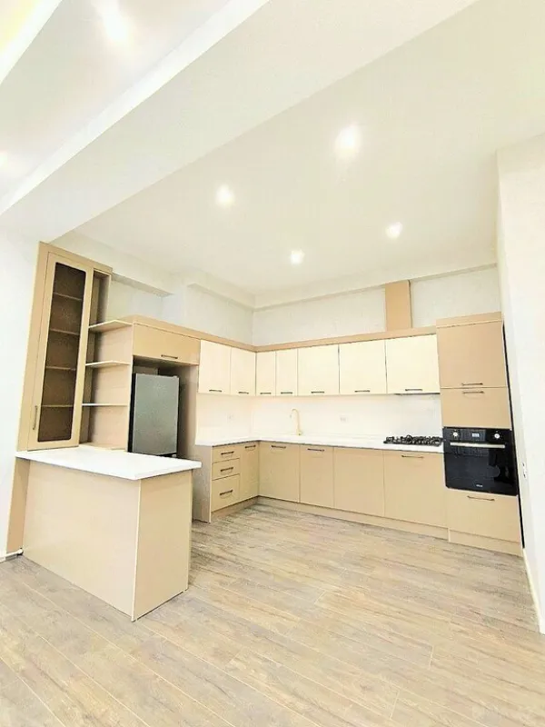 Satılır 2 otaqlı mənzil 82.9 m²