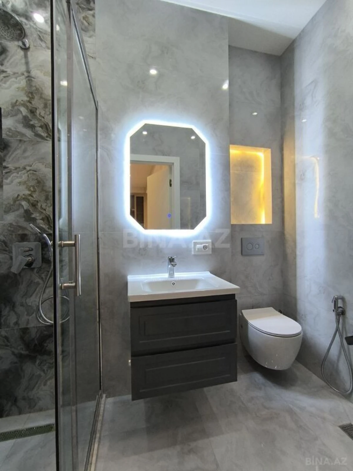 Satılır 2 otaqlı mənzil 82.9 m²