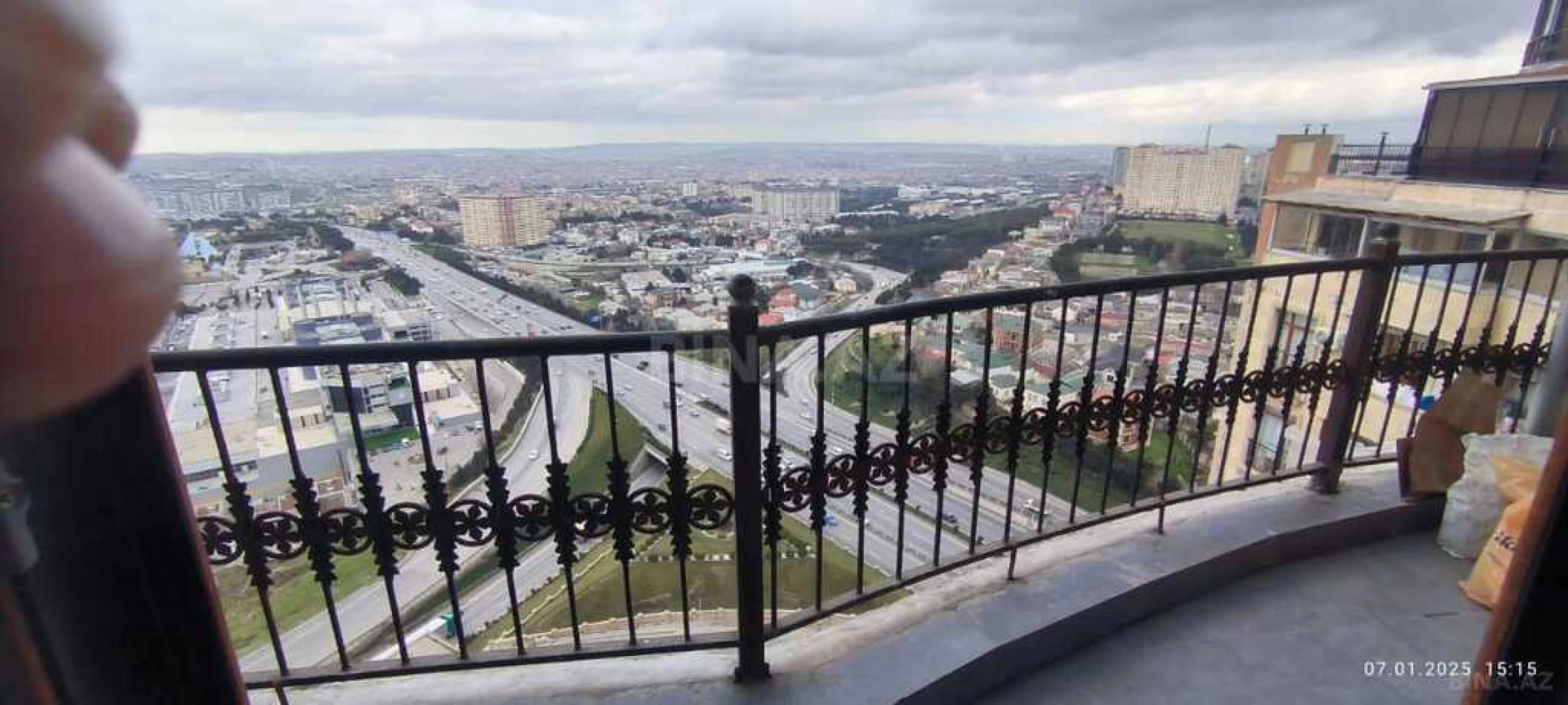 Satılır 3 otaqlı mənzil 150 m²