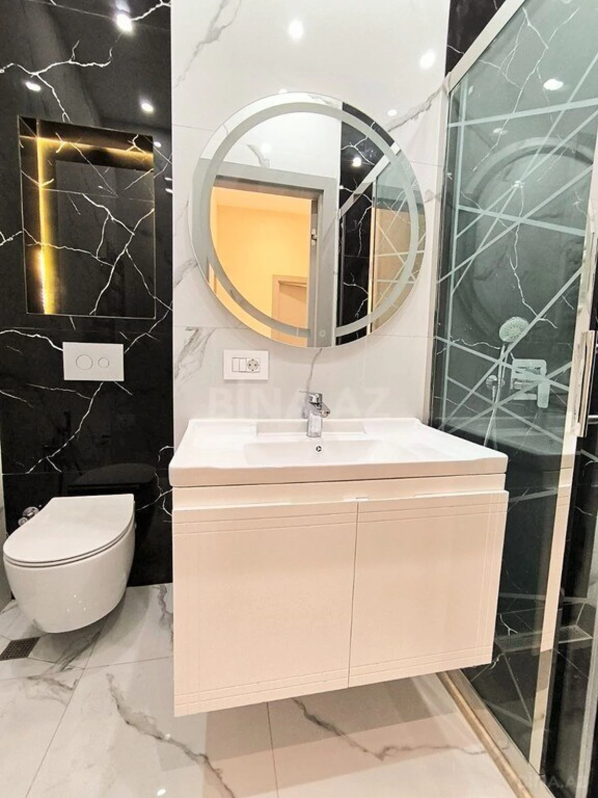 Satılır 2 otaqlı mənzil 90.9 m²