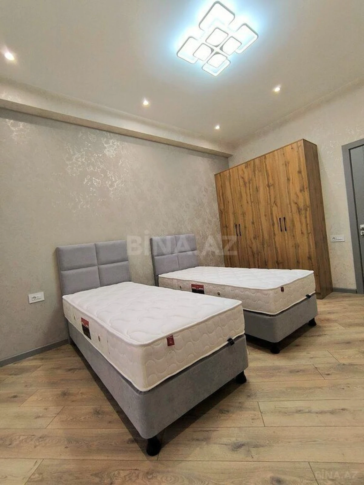 Satılır 2 otaqlı mənzil 90.9 m²