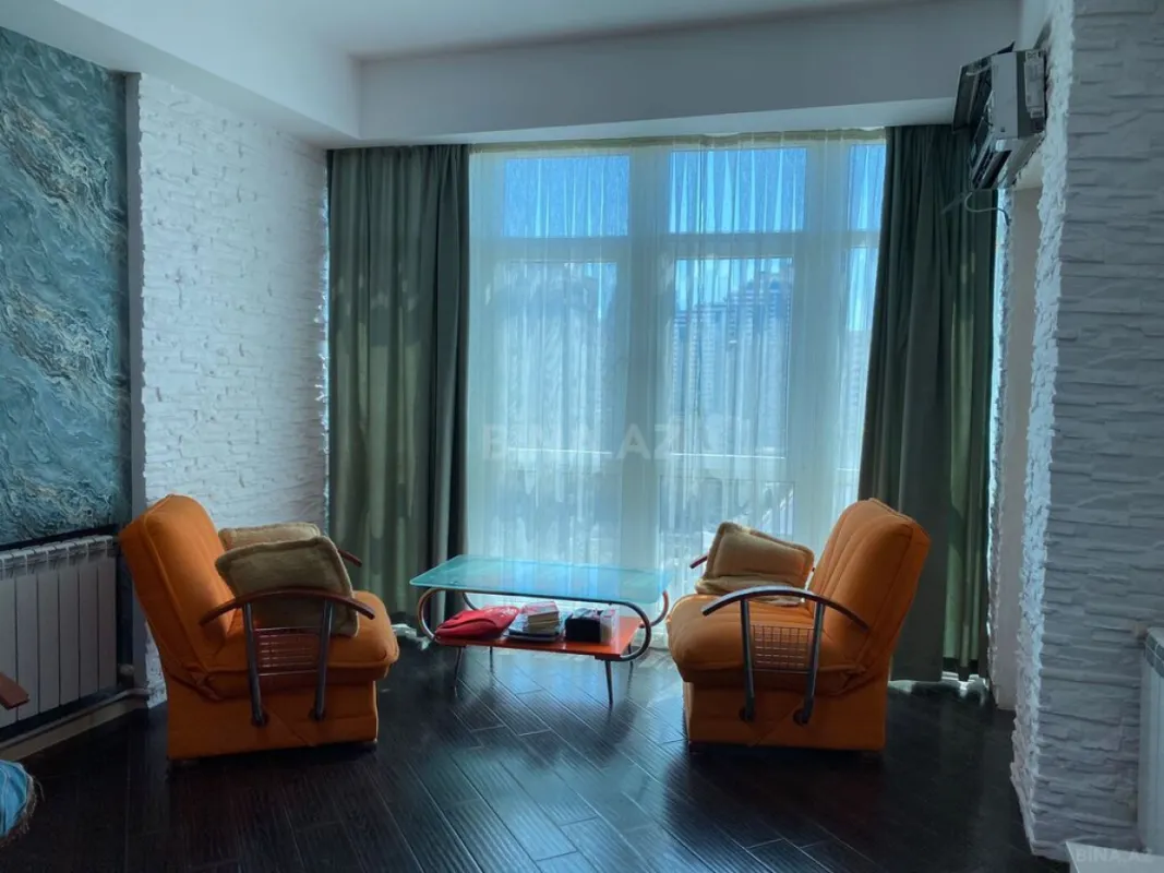 Kirayə verilir 3 otaqlı mənzil 100 m²