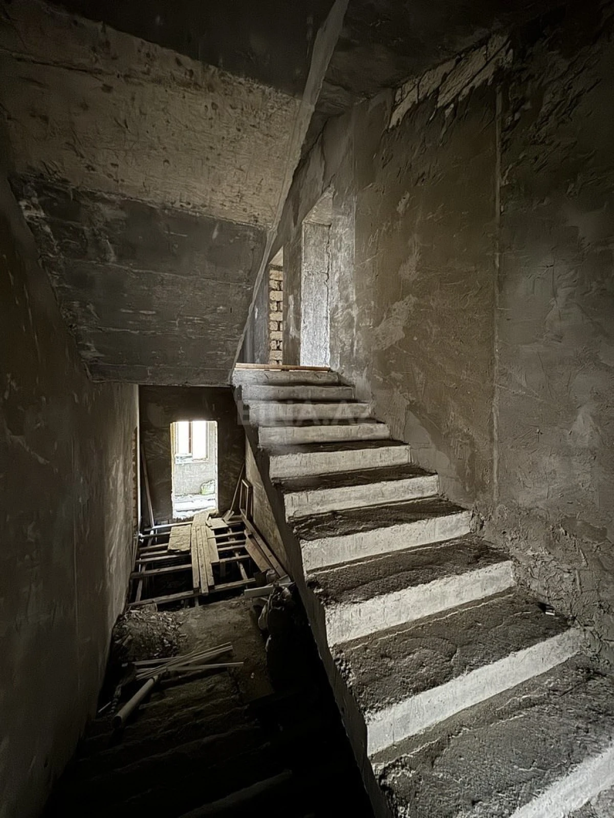 Satılır 9 otaqlı həyət evi 310 m²