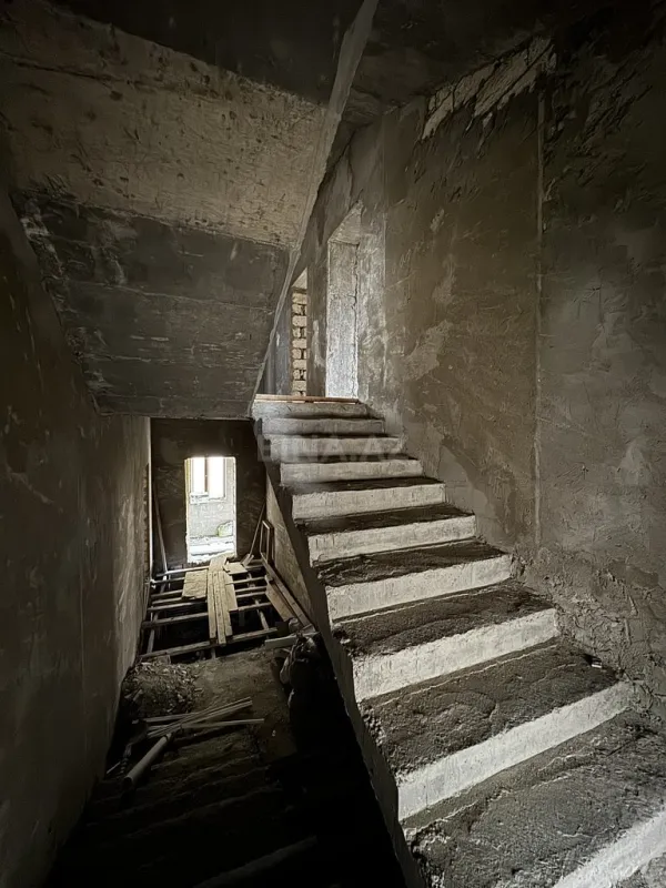 Satılır 9 otaqlı həyət evi 310 m²